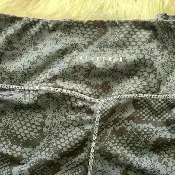 ALLFENIX Leggings Navy Snake 7/8 Medium - Picture 4 of 7